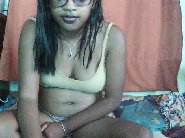 TriciaBella webcam