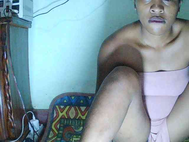 TriciaBella webcam