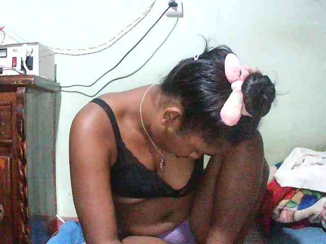 TriciaBella webcam