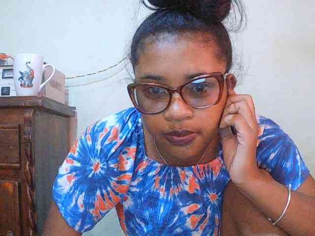TriciaBella webcam