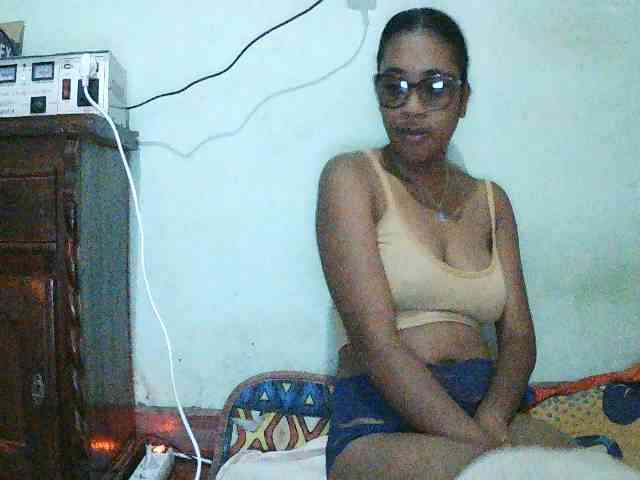 TriciaBella webcam
