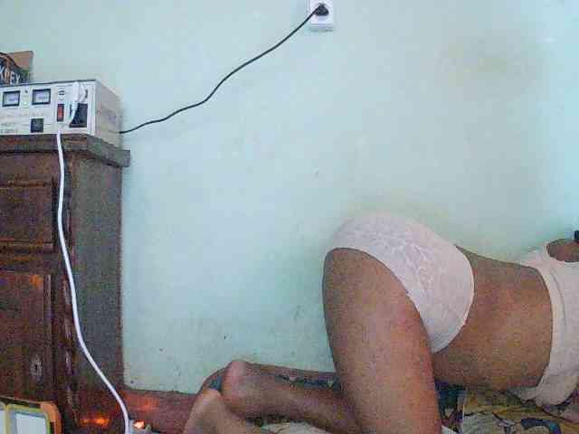 TriciaBella webcam