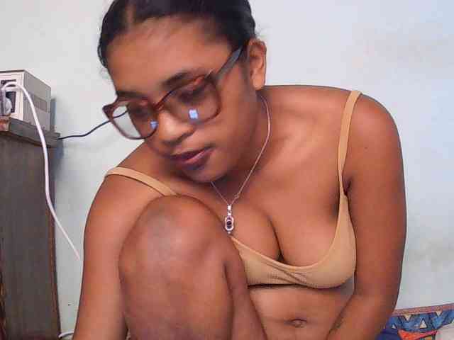 TriciaBella webcam