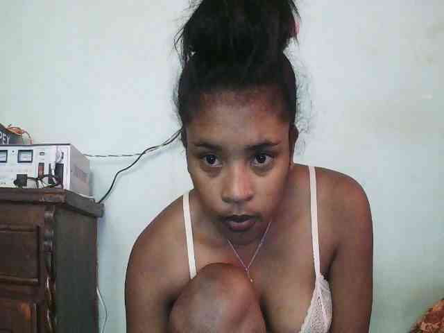 TriciaBella webcam