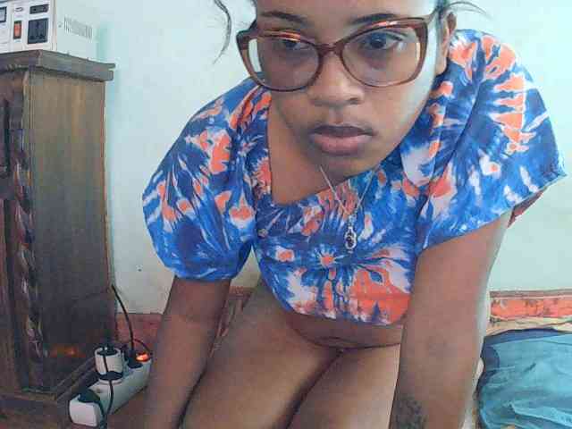 TriciaBella webcam