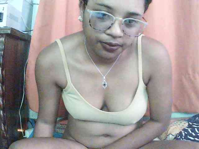 TriciaBella webcam
