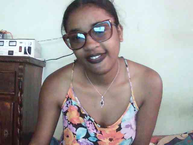 TriciaBella webcam