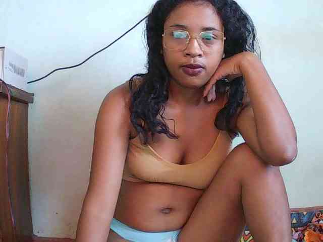TriciaBella webcam