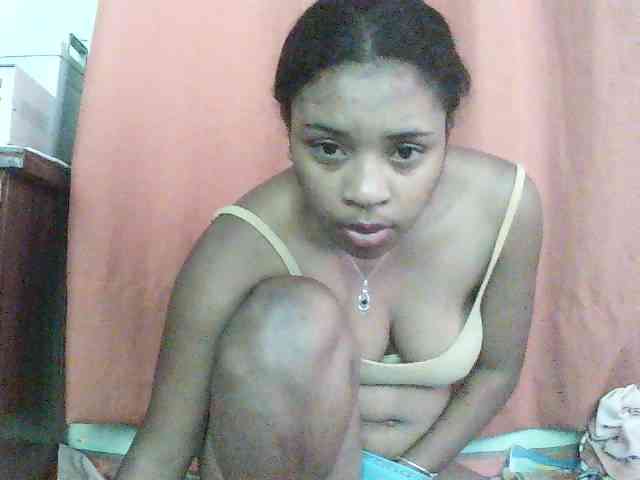 TriciaBella webcam