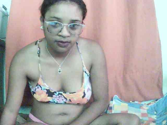 TriciaBella webcam