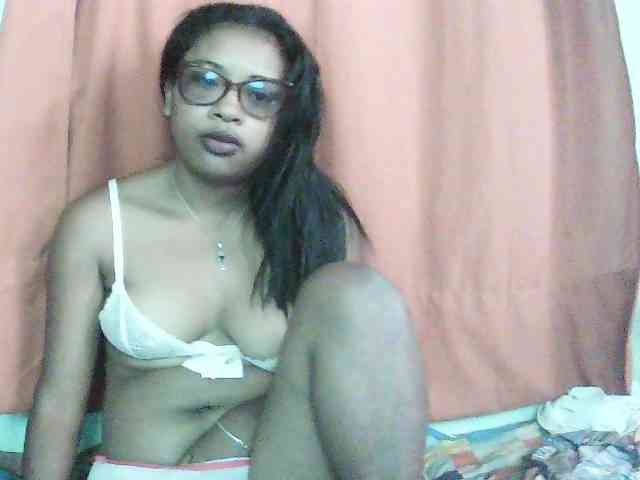TriciaBella webcam