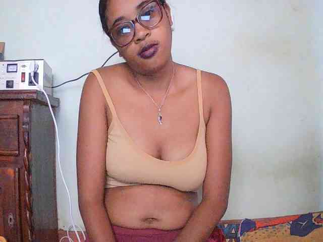 TriciaBella webcam
