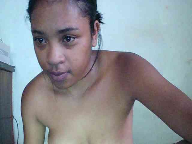 TriciaBella webcam
