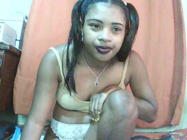 TriciaBella webcam