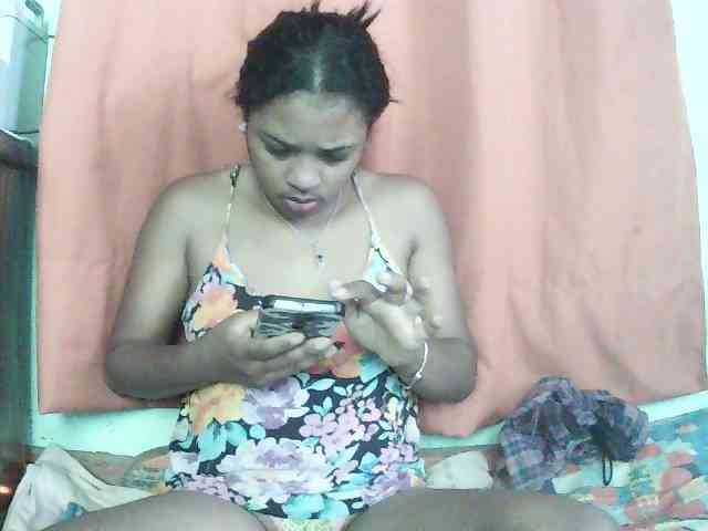 TriciaBella webcam
