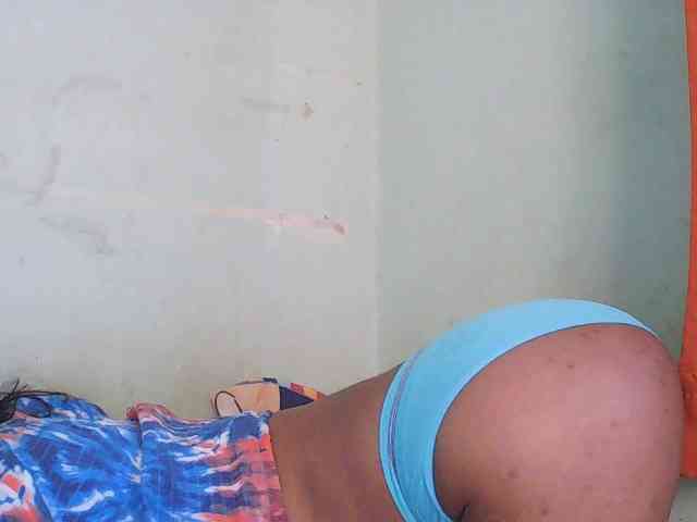 TriciaBella webcam