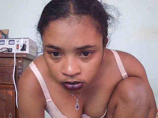 TriciaBella webcam