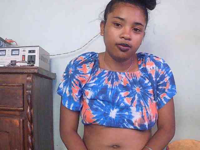 TriciaBella webcam