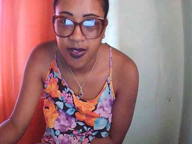 TriciaBella webcam