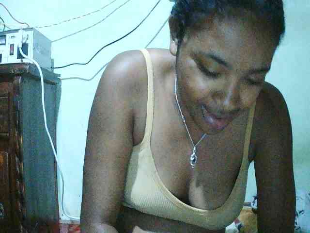 TriciaBella webcam