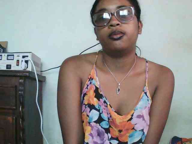 TriciaBella webcam