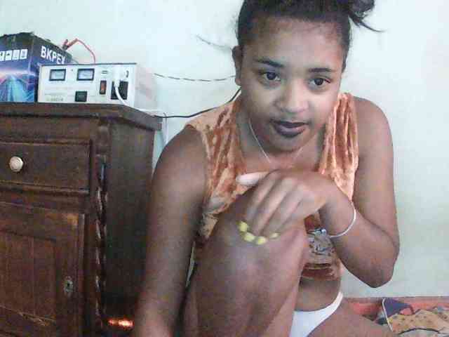 TriciaBella webcam