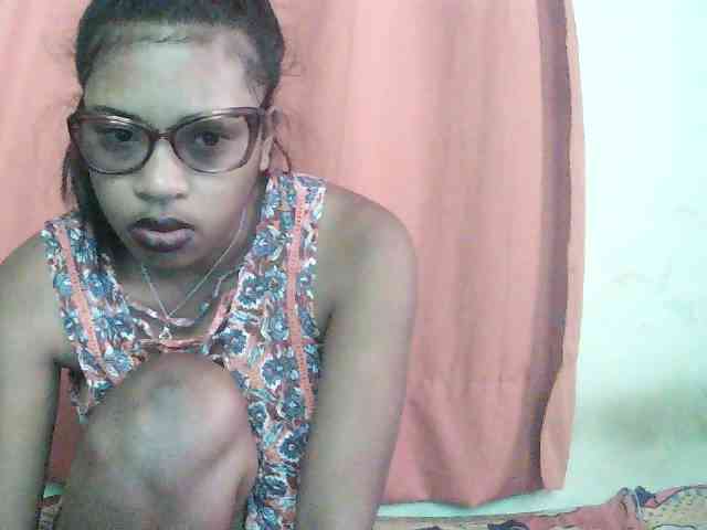 TriciaBella webcam