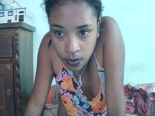 TriciaBella webcam