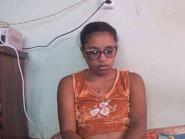 TriciaBella webcam