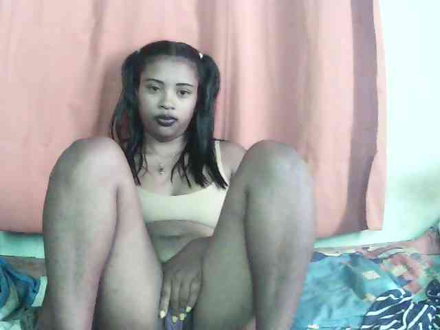 TriciaBella webcam