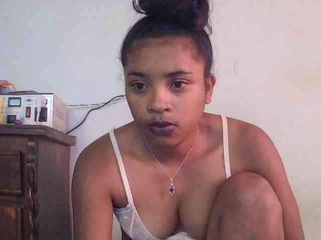 TriciaBella webcam