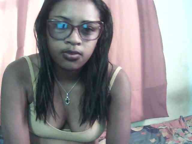 TriciaBella webcam