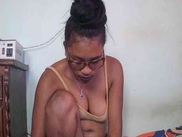 TriciaBella webcam