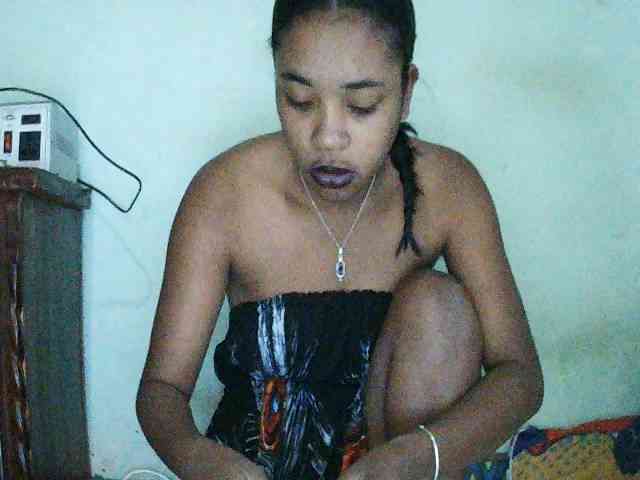 TriciaBella webcam