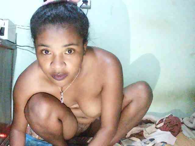 TriciaBella webcam