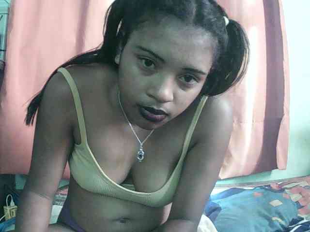 TriciaBella webcam