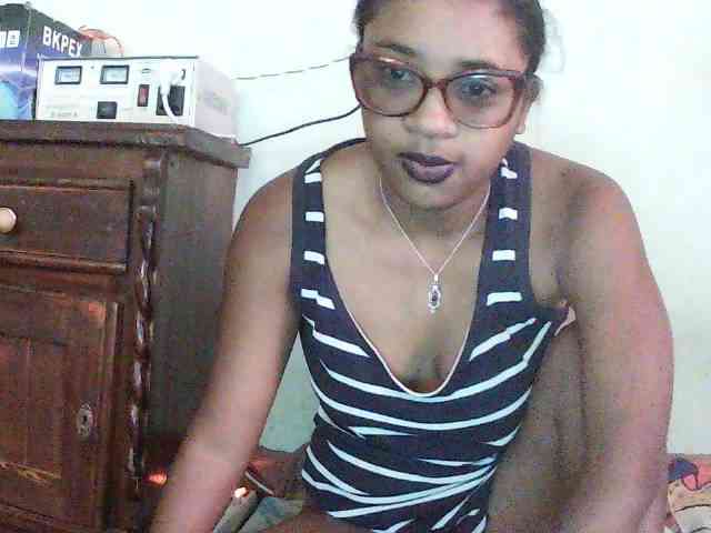 TriciaBella webcam