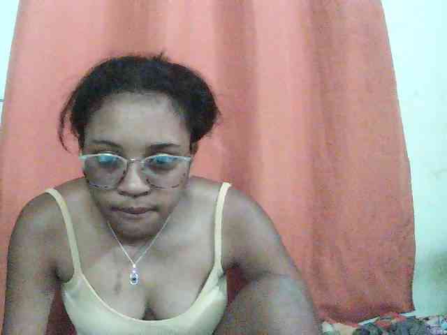 TriciaBella webcam