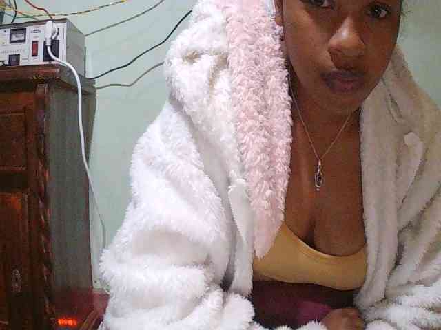 TriciaBella webcam