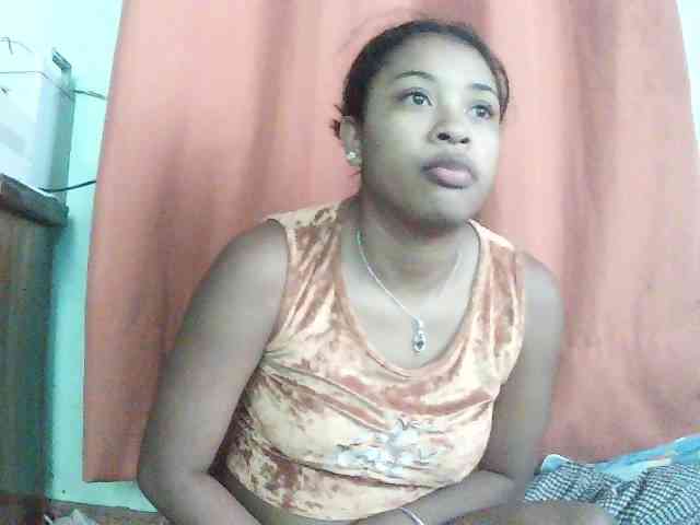 TriciaBella webcam
