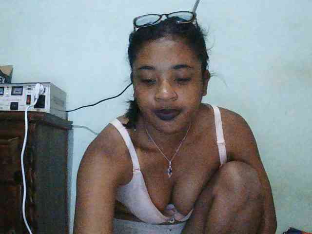 TriciaBella webcam