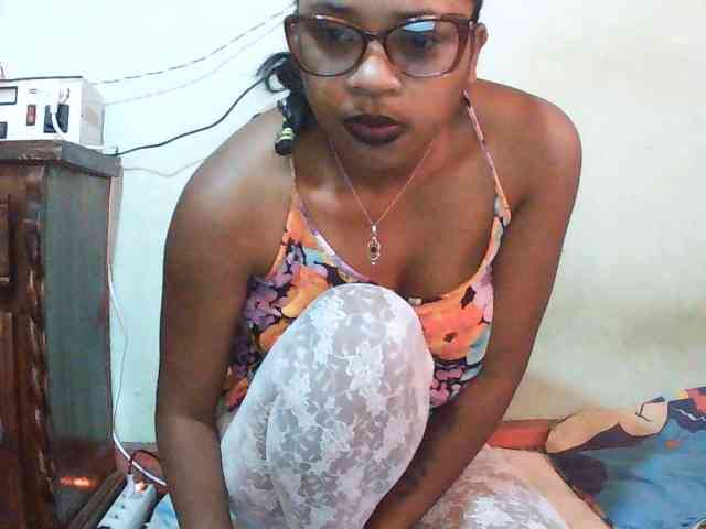 TriciaBella webcam
