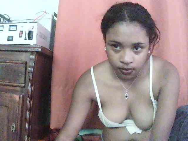TriciaBella webcam