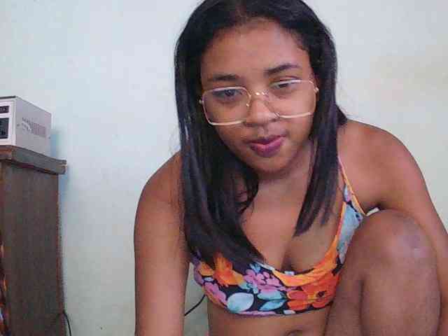 TriciaBella webcam