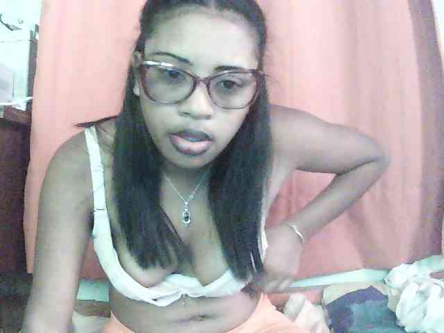TriciaBella webcam
