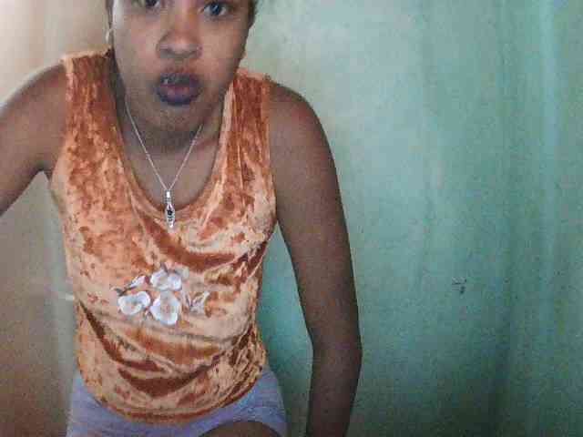 TriciaBella webcam
