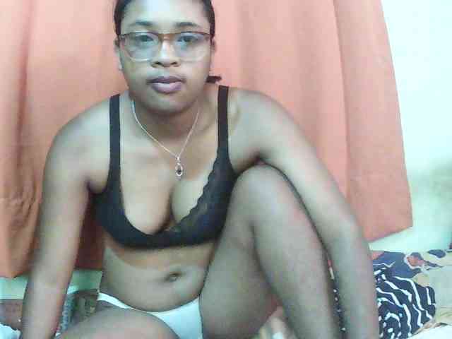 Modèle: TriciaBella