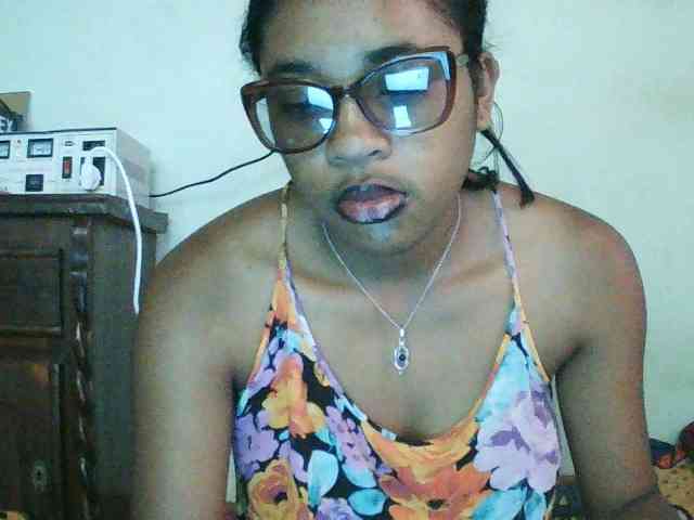 TriciaBella webcam