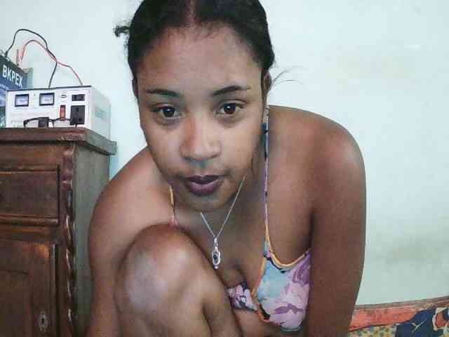TriciaBella webcam