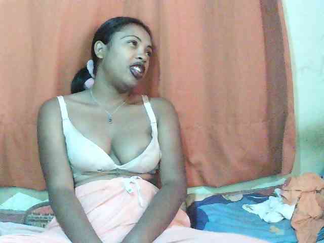 TriciaBella webcam